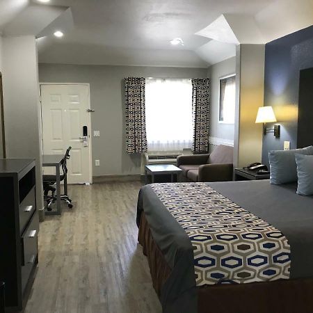 Camelot Inn&Suites Aldine Eksteriør bilde