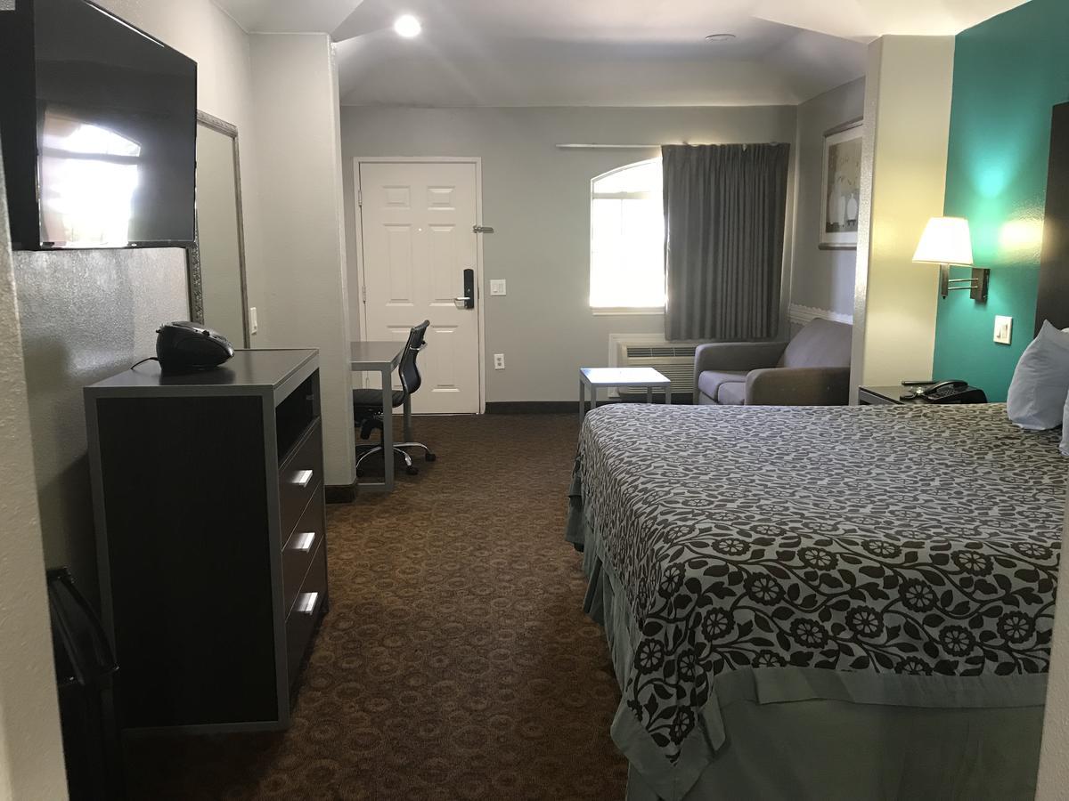 Camelot Inn&Suites Aldine Eksteriør bilde