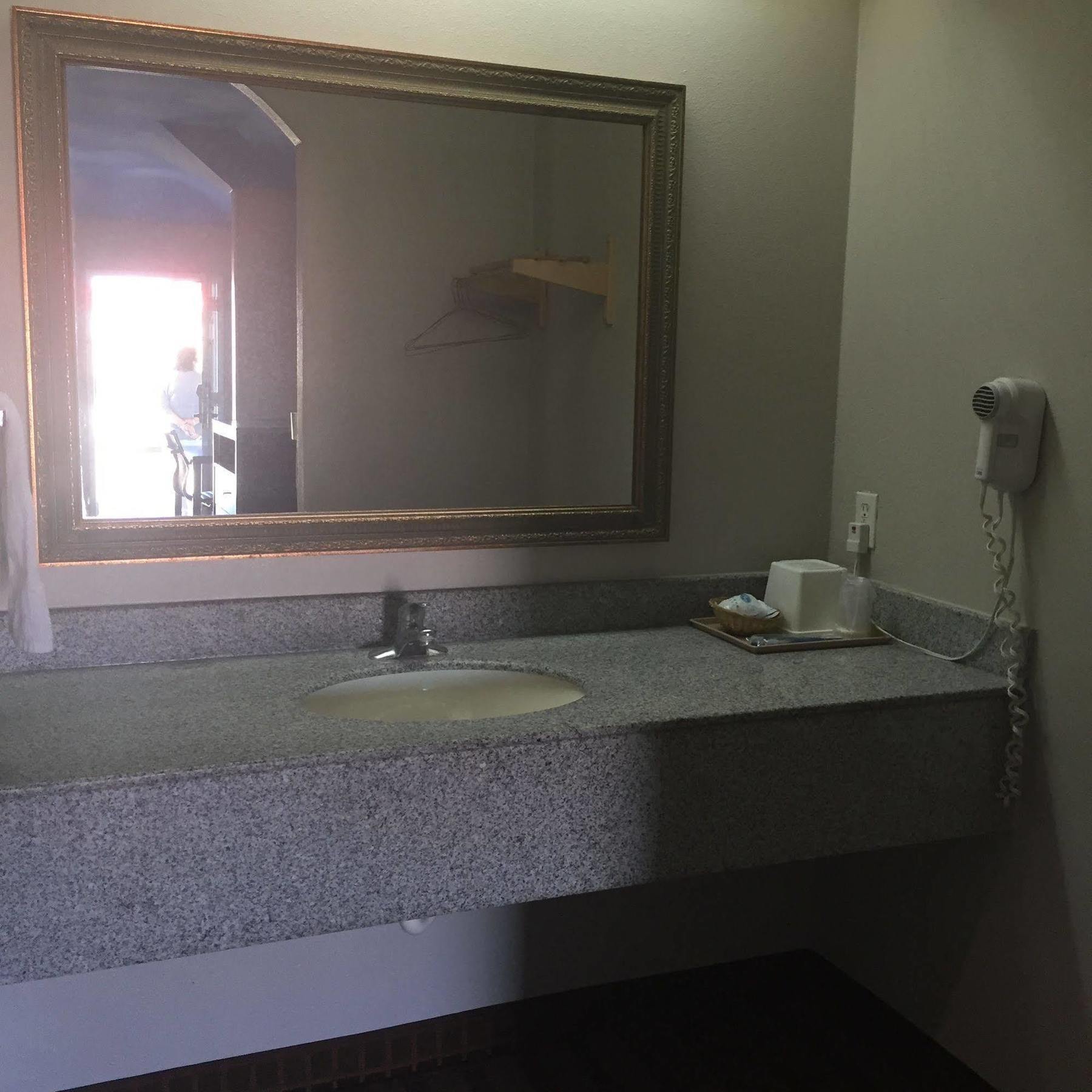 Camelot Inn&Suites Aldine Eksteriør bilde