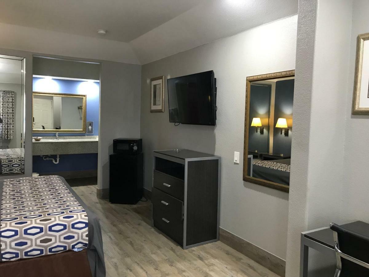 Camelot Inn&Suites Aldine Eksteriør bilde