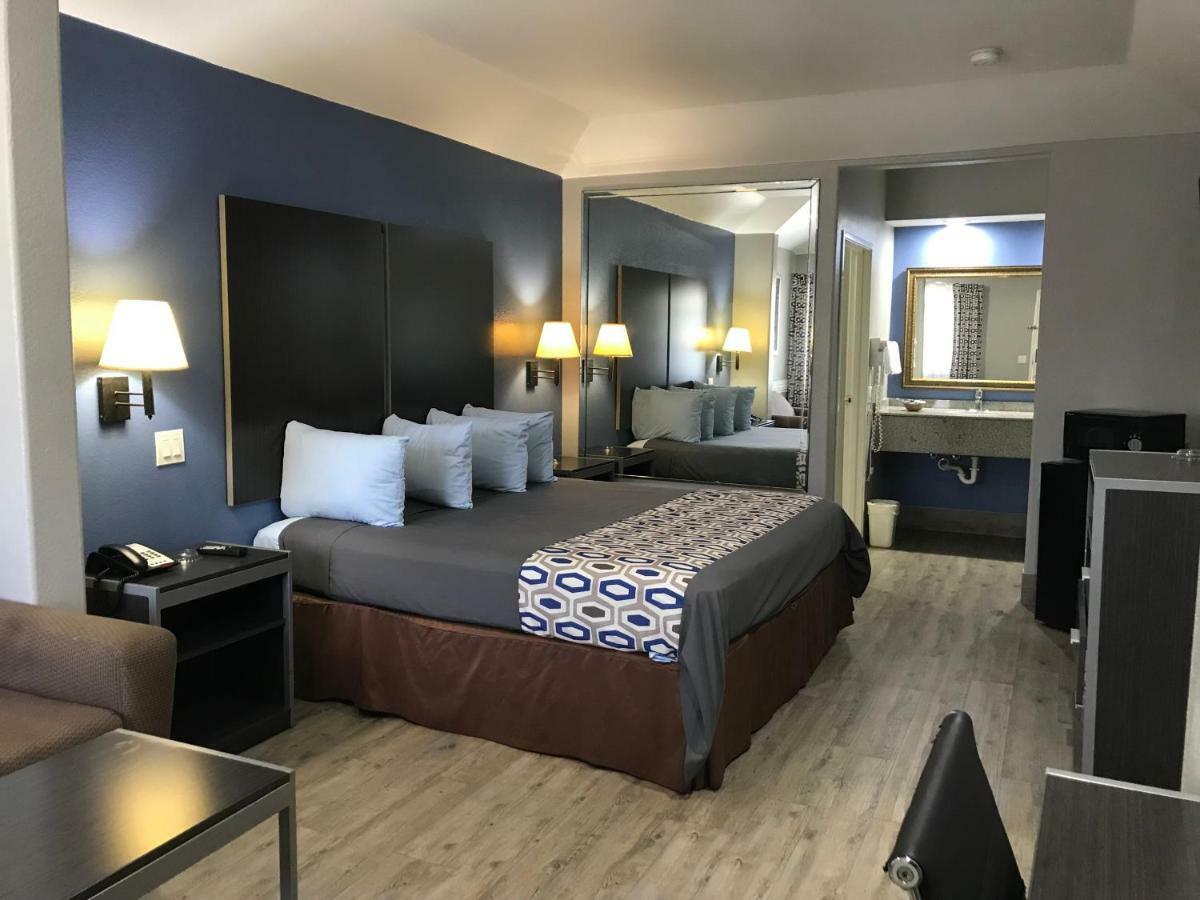 Camelot Inn&Suites Aldine Eksteriør bilde